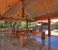 Villa Indah Manis, Zona de comedor